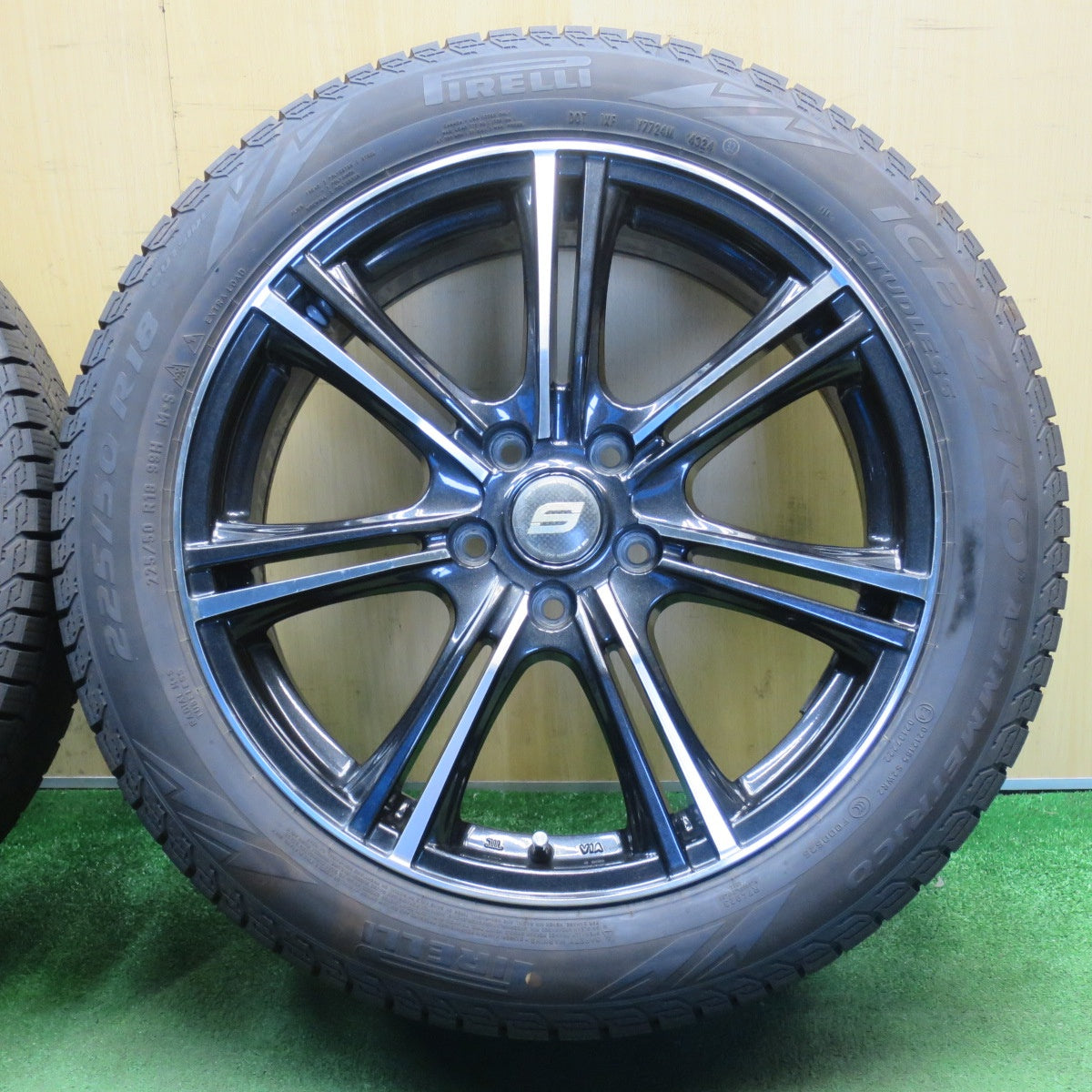 ほぼ未使用！24年！キレイ★スタッドレス 225/50R18 ピレリ アイスゼロ アシンメトリコ STRANGER ストレンジャー 18インチ PCD114.3/5H★6042102NJス