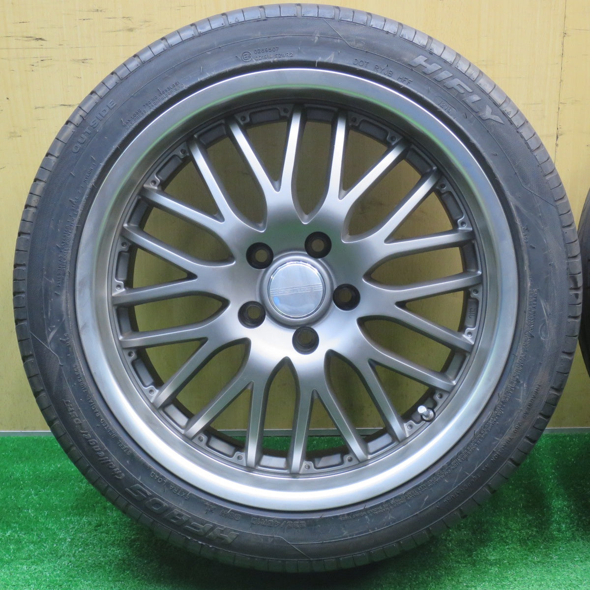 バリ溝！キレイ！8.5分★235/45R18 ハイフライ HF805 Eques エクアス 18インチ PCD114.3/5H★5102603NJノ