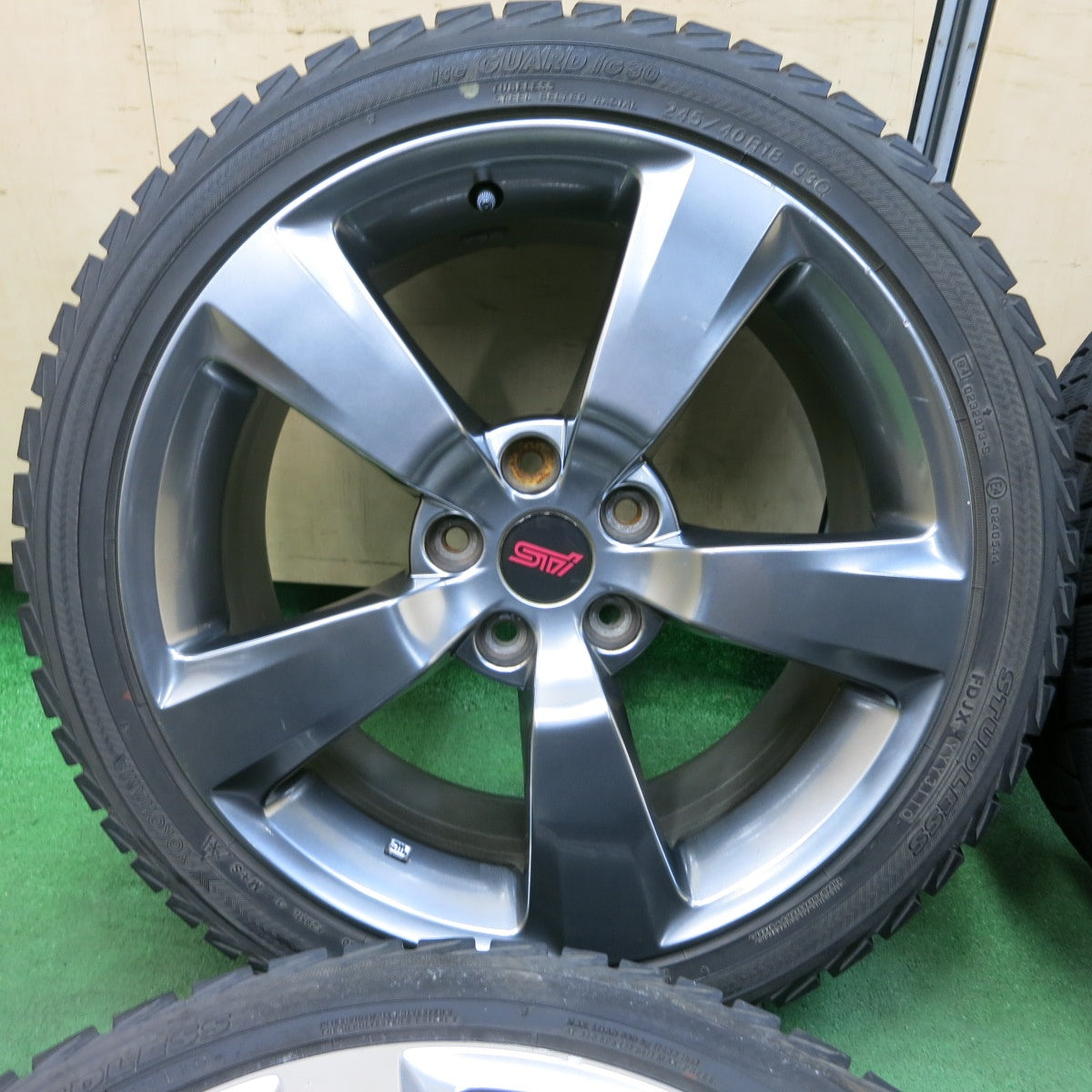 [送料無料] バリ溝！9.5分★スバル インプレッサ WRX STI 純正 245/40R18 スタッドレス ヨコハマ アイスガード iG30 PCD114.3/5H★4111201SYス