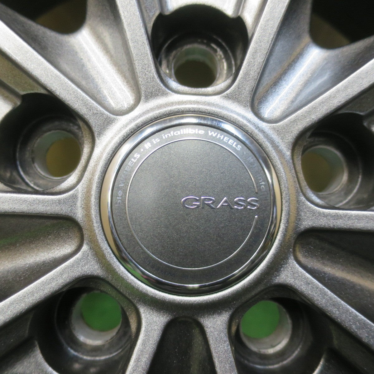 バリ溝！キレイ！9分★スタッドレス 205/65R16 ヨコハマ アイスガード iG60 GRASS グラス 16インチ PCD114.3/5H★6011705イス