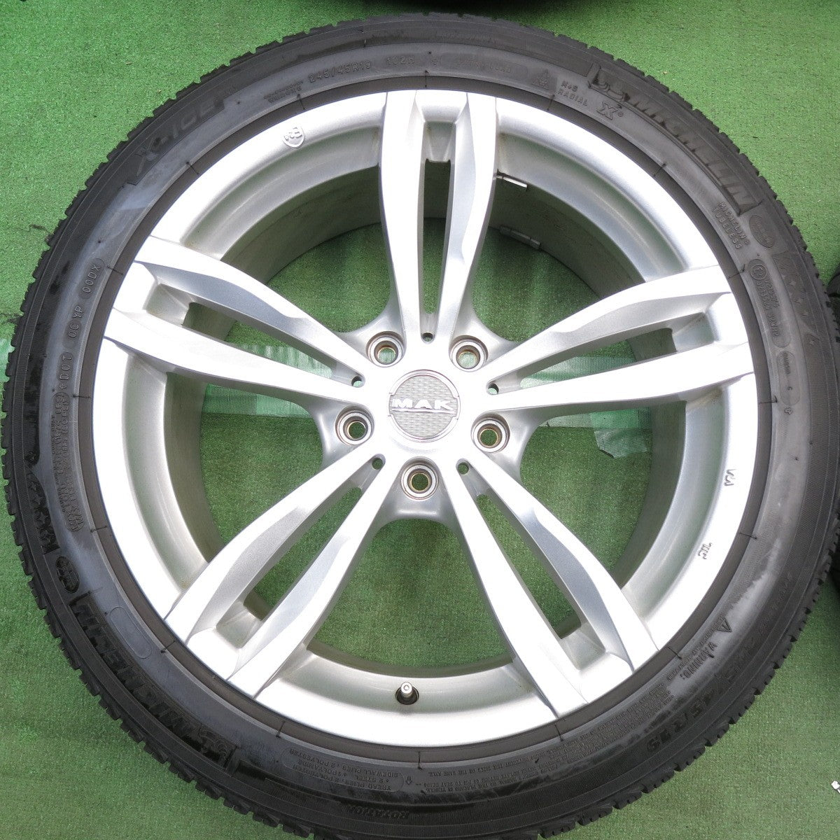 4本価格◎テスラ レクサス 等 MAK LUFT 245/45R19 スタッドレス ミシュラン X-ICE XI3 マック ルフト 19インチ PCD120/5H◎6092410HAス