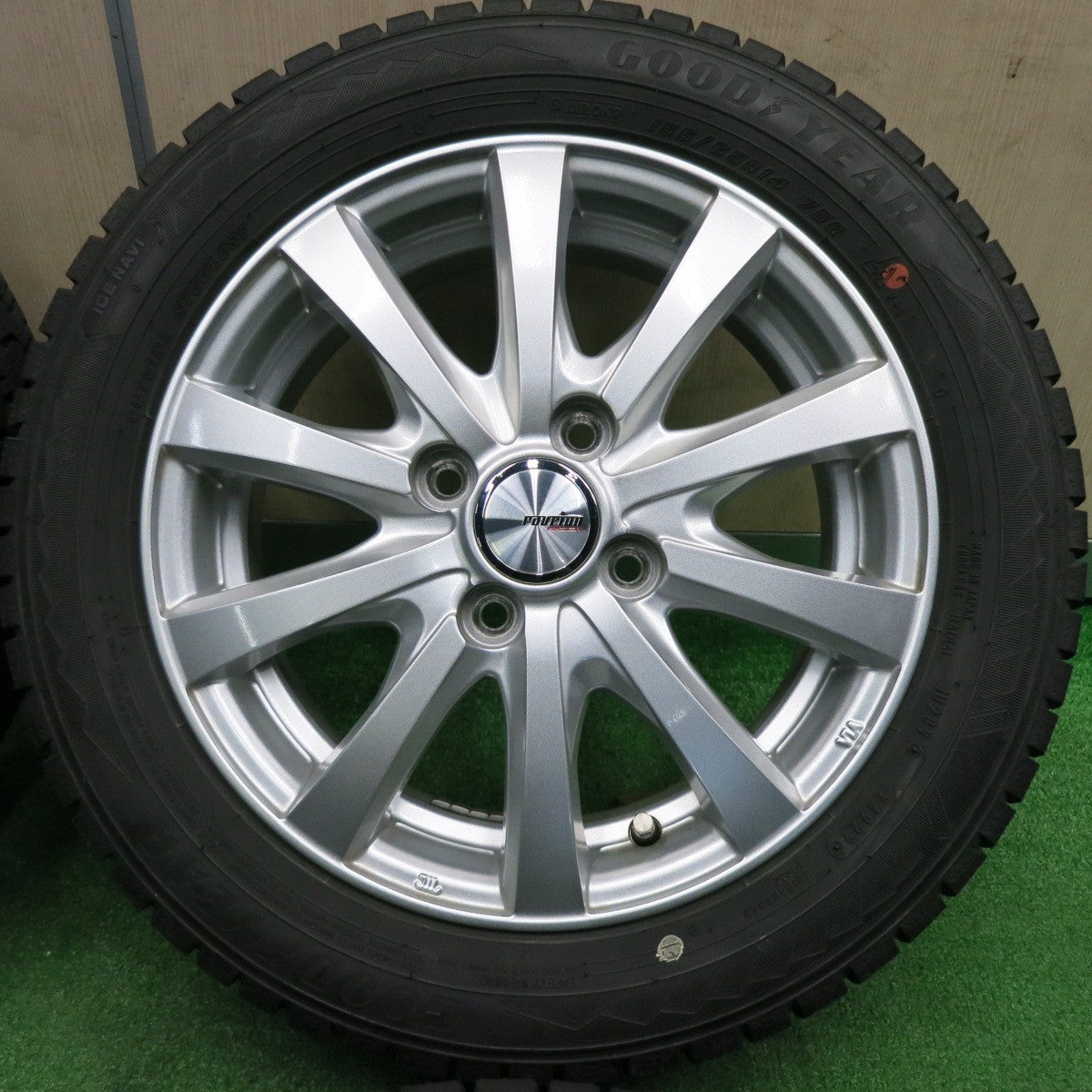 [送料無料] バリ溝！22年！キレイ！9分★スタッドレス 155/65R14 グッドイヤー アイスナビ8 ravrion RS01 ラブリオン 14インチ PCD100/4H★4120612TNス
