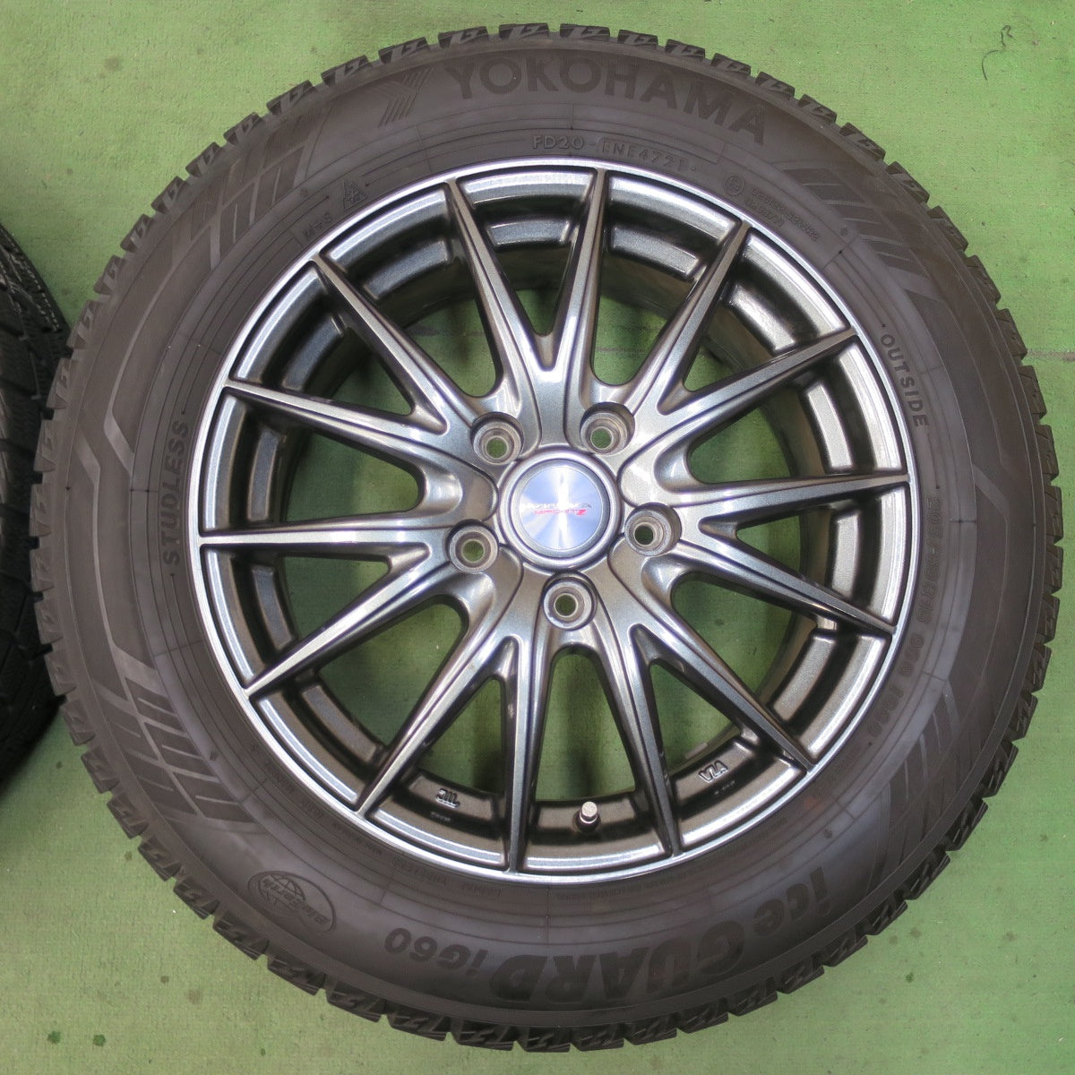 バリ溝！9分★スタッドレス 205/60R16 ヨコハマ アイスガード iG60 VELVA SPORTZ ヴェルヴァ 16インチ PCD114.3/5H★6020604イス