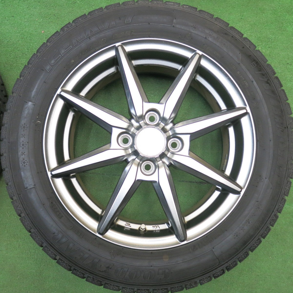 バリ溝！23年！キレイ！9.5分★スタッドレス 175/65R15 グッドイヤー アイスナビ7 Humanline HS-08 ヒューマンライン 15インチ PCD100/4H★6041807HAス