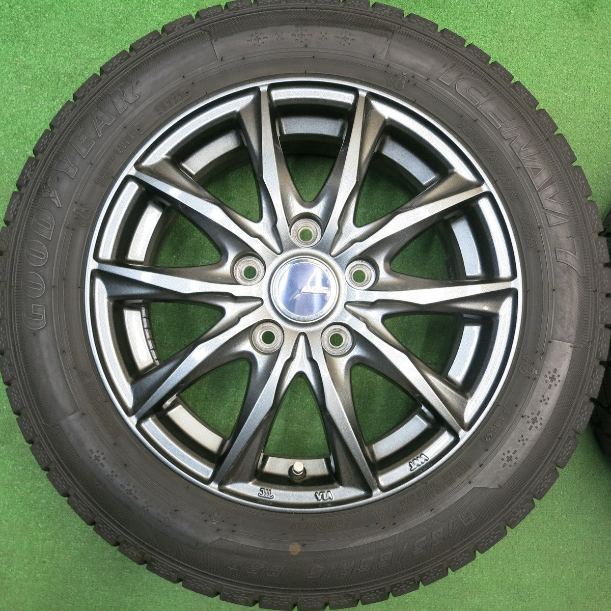 バリ溝！23年！キレイ！9.5分★スタッドレス 185/65R15 グッドイヤー アイスナビ7 D.O.S. DOS 15インチ PCD114.3/5H★6011710HAス