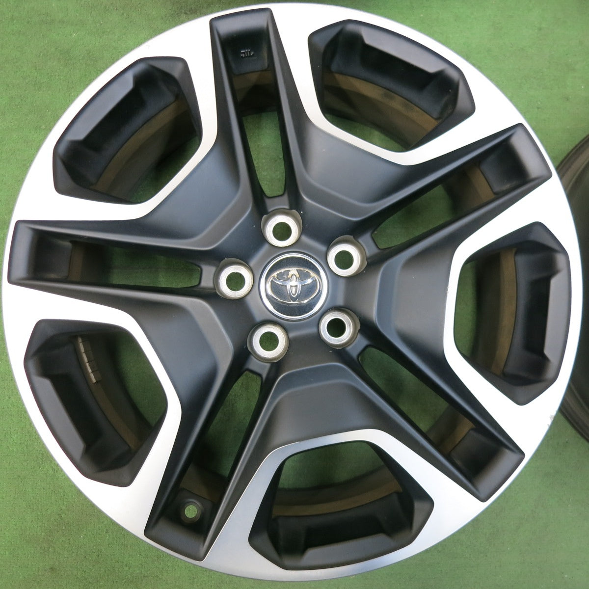 [送料無料] キレイ★トヨタ RAV4 アドベンチャー 純正 ホイール 19インチ 19×7.5J PCD114.3/5H★5021417SYホ