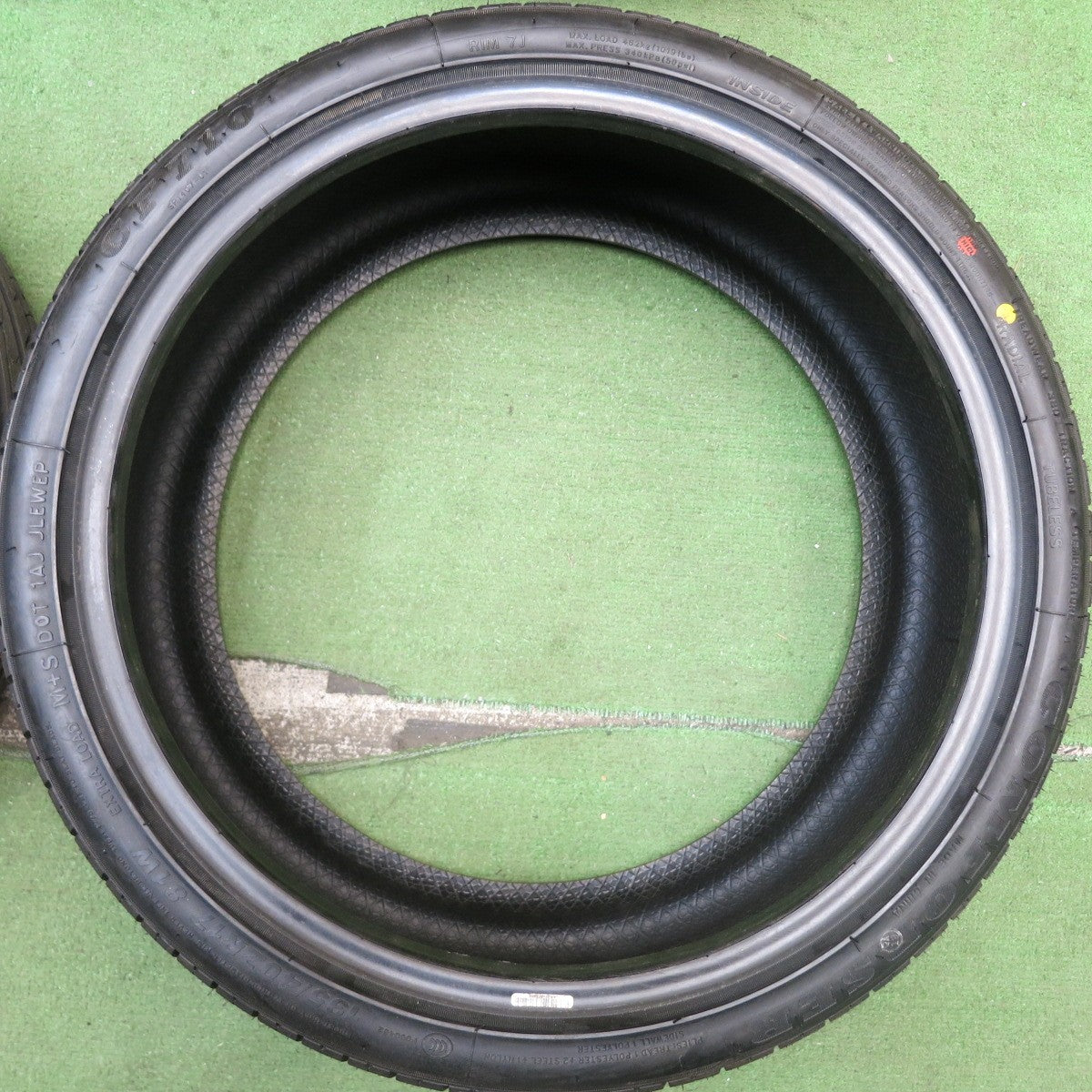 ほぼ未使用！22年★195/40R17 コンフォーサー CF710 COMFORSER タイヤ 17インチ アクア フィット シビック デミオ ヴィッツ 等★5080102HAノタ