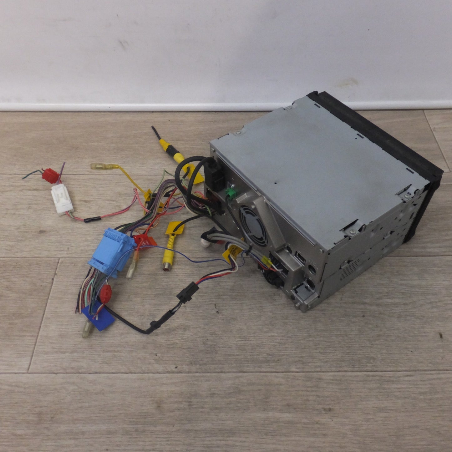 [送料無料] ★カロッツェリア carrozzeria AV一体型メモリーナビゲーション 楽ナビLite AVIC-MRZ99ZZ[22]★