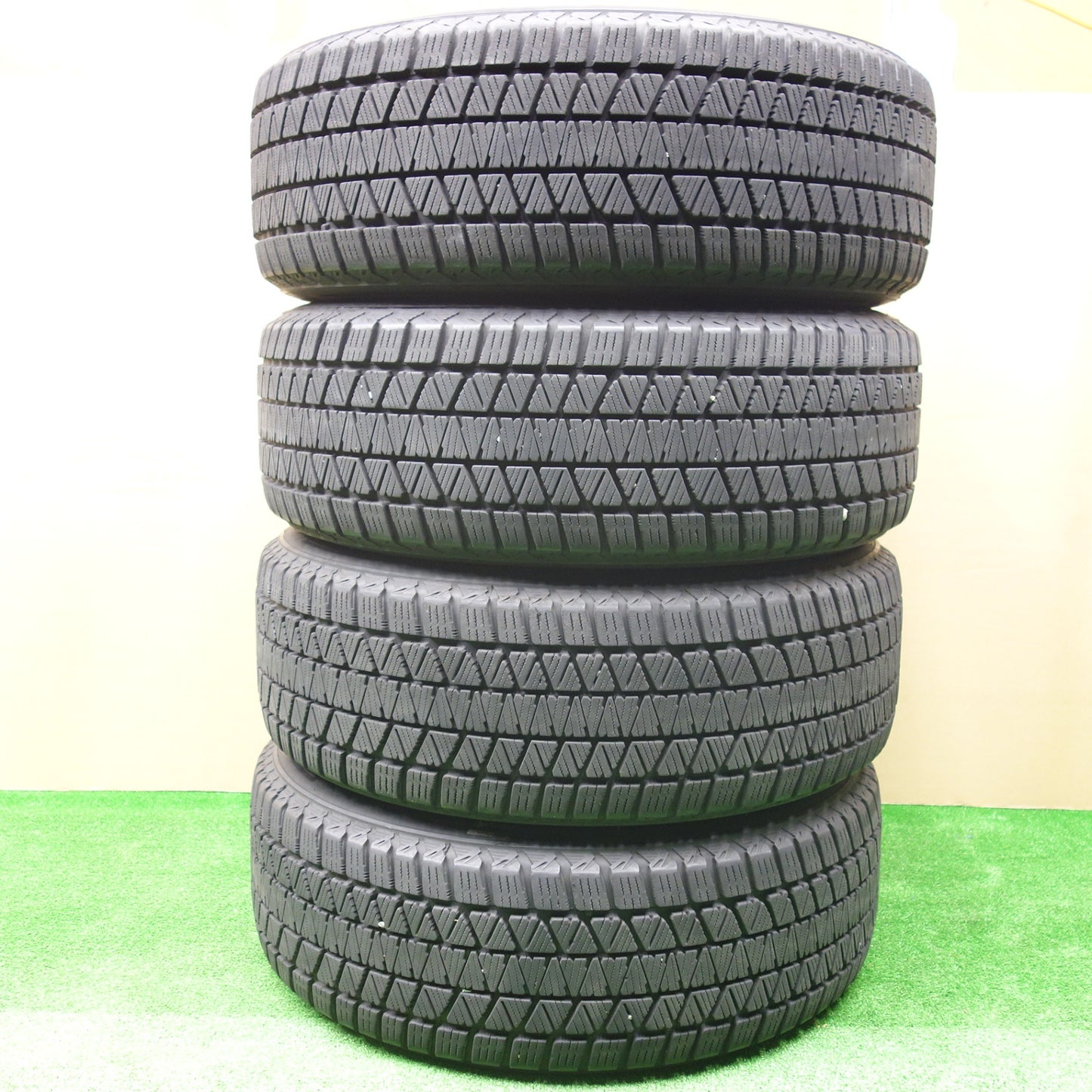 バリ溝！21年！8.5分★スタッドレス 225/60R17 ブリヂストン ブリザック DM-V3 STRANGER ストレンジャー 17インチ PCD114.3/5H★5112601KTス