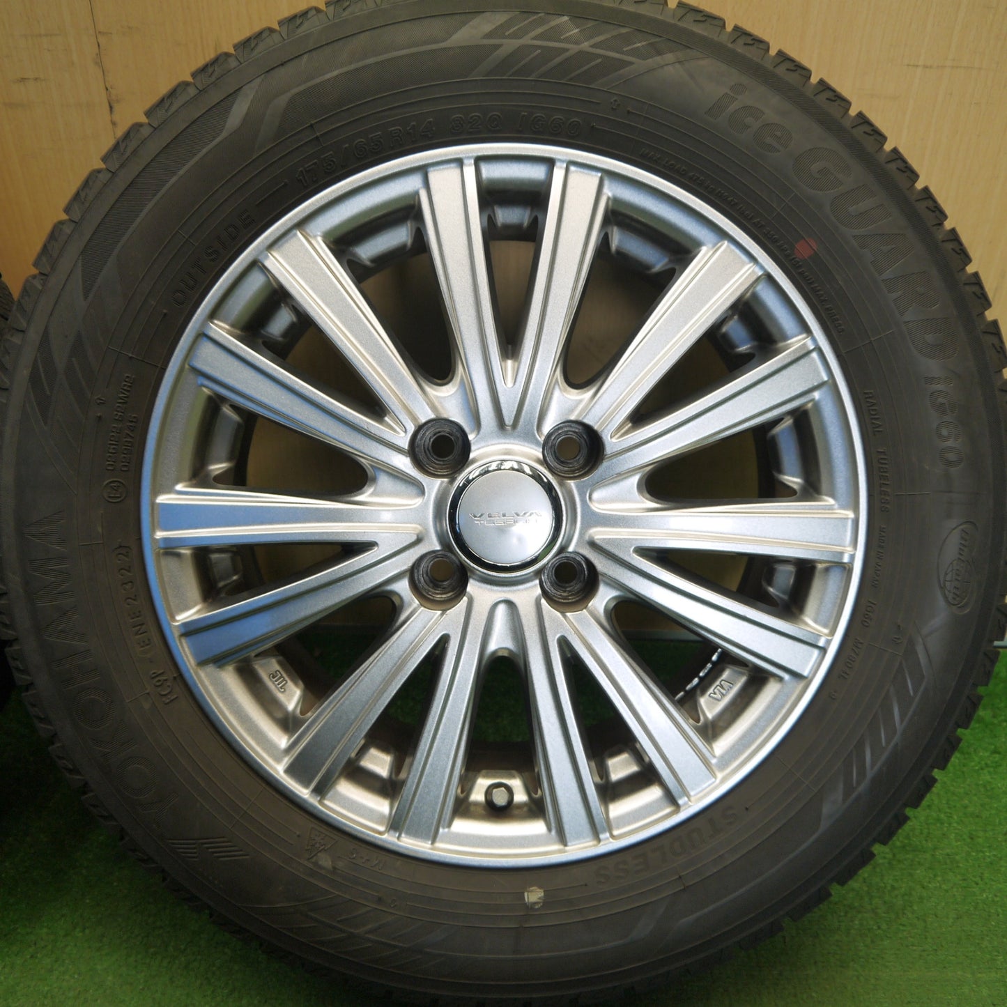 バリ溝！22年！キレイ！8.5分★スタッドレス 175/65R14 ヨコハマ アイスガード iG60 VELVA TESALIA ヴェルヴァ テサリア 14インチ PCD100/4H★6041701Hス
