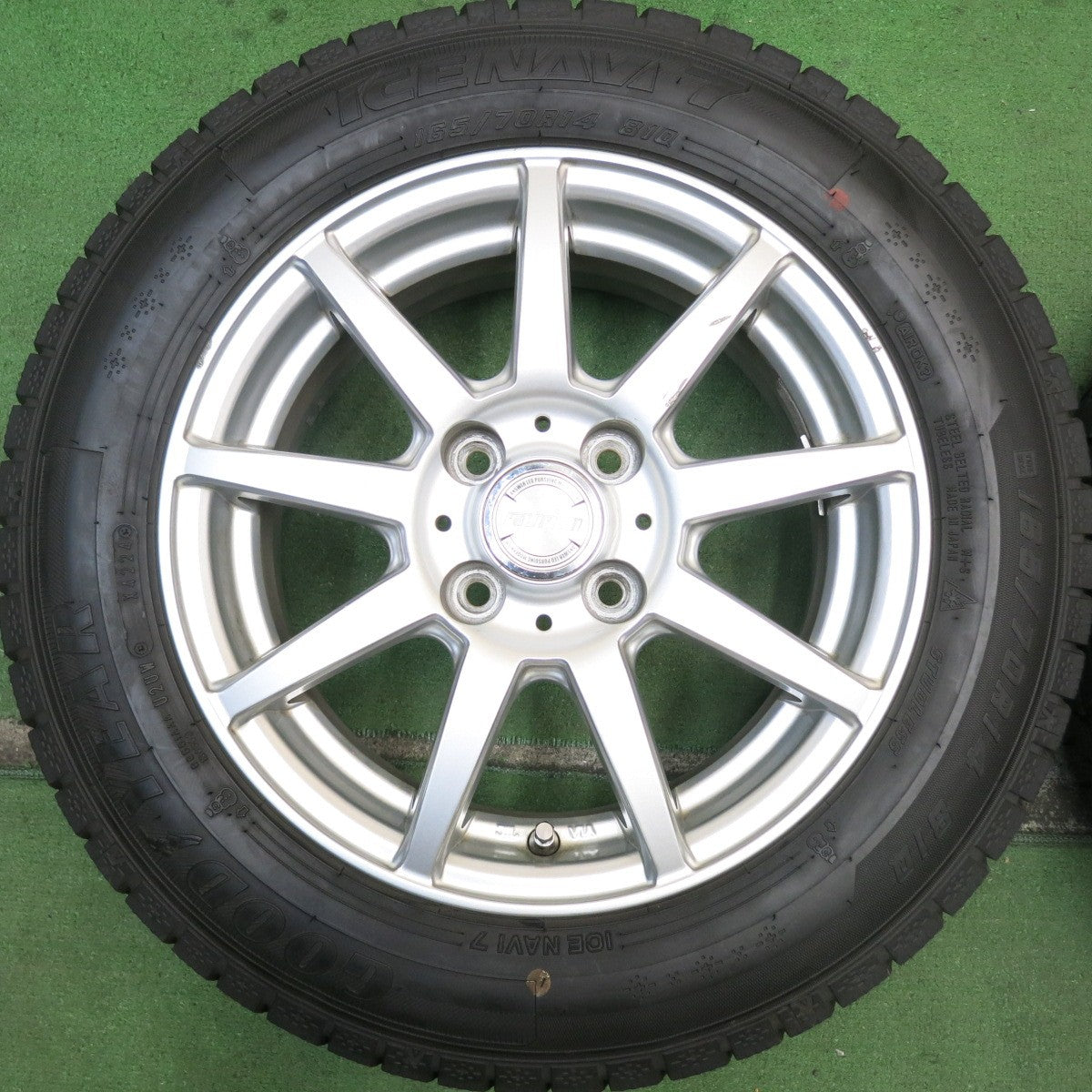 バリ溝！24年！ほぼ10分★スタッドレス 165/70R14 グッドイヤー アイスナビ7 ravrion ラブリオン 14インチ PCD100/4H★5070605HAス