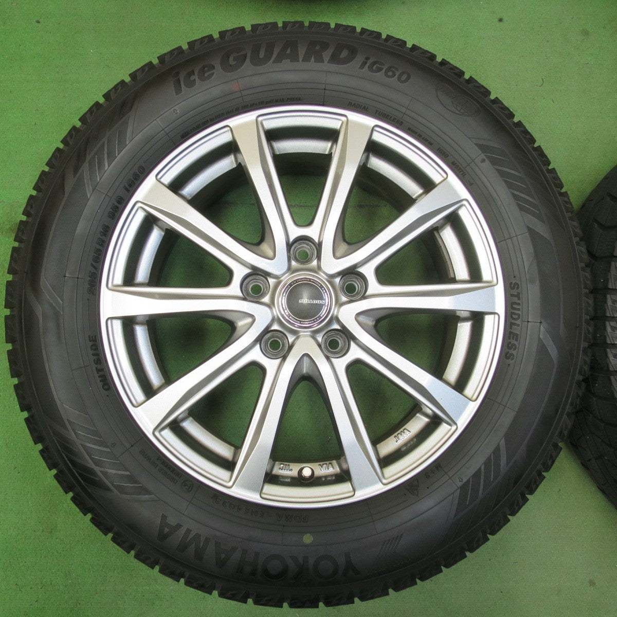 キレイ！23年★スタッドレス 205/65R16 ヨコハマ アイスガード iG60 MiLLOUS ミルアス 16インチ PCD114.3/5H★5060904イス