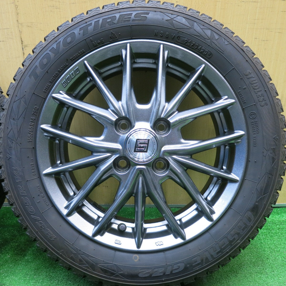 バリ溝！23年！9.5分★スタッドレス 155/65R14 トーヨー オブザーブ GIZ2 SEIN ザイン 14インチ PCD100/4H★5042705HAス