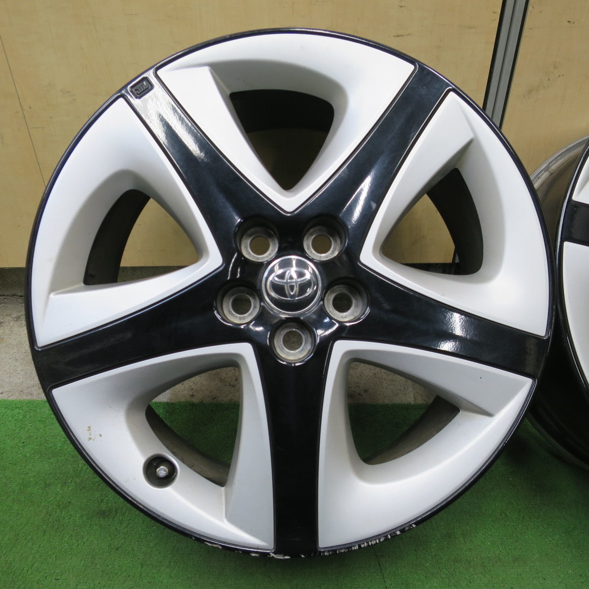4本価格★トヨタ 50系 プリウス ツーリング 純正 ホイール 17インチ 17×7J PCD100/5H★6052705NGホ