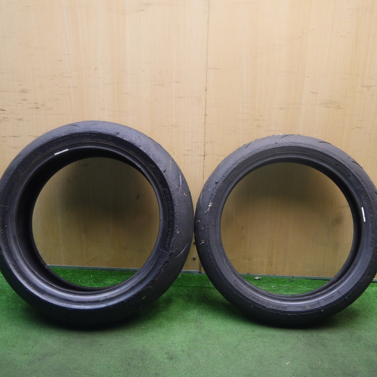 前後2本セット★バイク タイヤ 120/600R17 180/640R17 ブリヂストン バトラックス レーシング R10 CBR600RR 等★5092210Hノタ