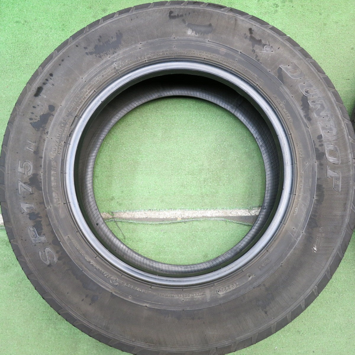 4本価格！22年★195/80R15 107/105N ダンロップ SP175N タイヤ 15インチ ハイエース キャラバン 等★5080103HAノタ
