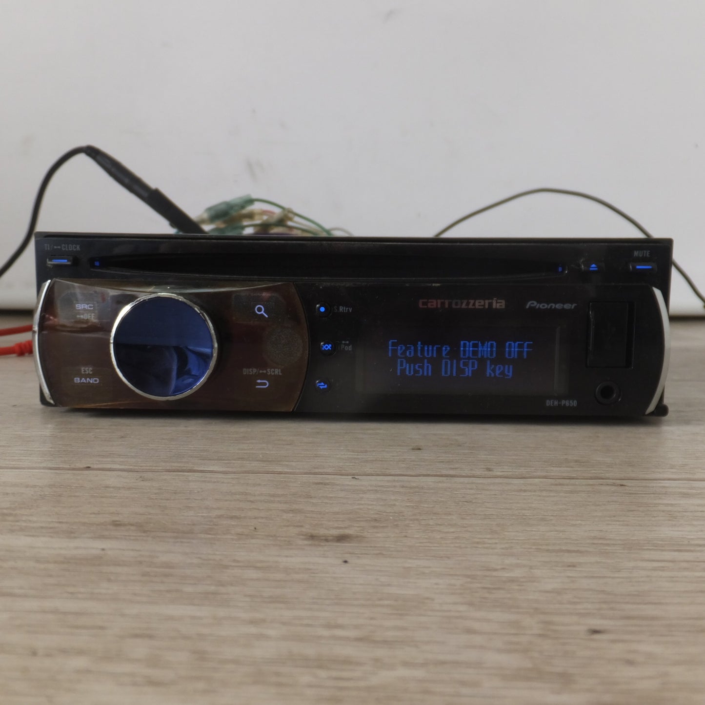 [送料無料] ★カロッツェリア carozzeria カーオーディオ 1Dメインユニット DEH-P650[50]★