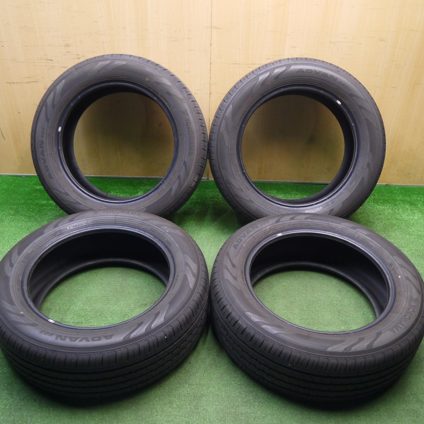 バリ溝！25年！9.5分★225/60R18 ヨコハマ アドバン V03 タイヤ 18インチ 40系 アルファード ヴェルファイア 等★5121609Hノタ