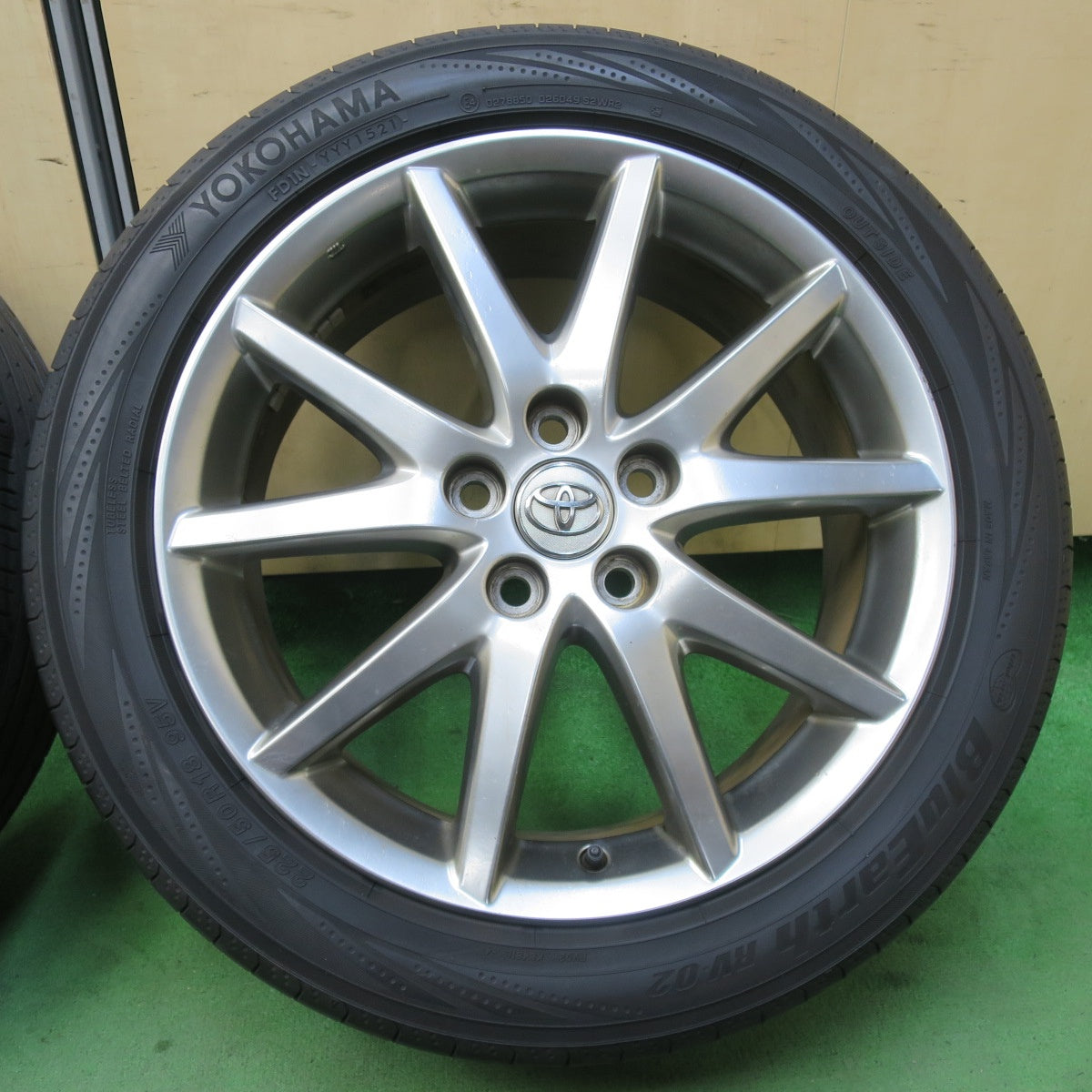 バリ溝！21年！8.5分★トヨタ 50系 エスティマ 純正 225/50R18 ヨコハマ ブルーアース RV-02 18インチ PCD114.3/5H★5060506イノ