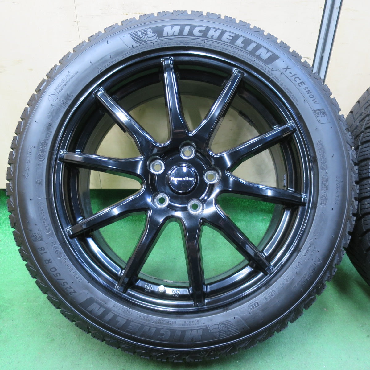 [送料無料] バリ溝！21年！キレイ！9.5分★スタッドレス 225/50R18 ミシュラン X-ICE SNOW Humanline ヒューマンライン 18インチ PCD114.3/5H★4111403イス