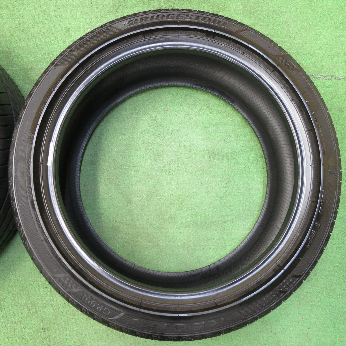 [送料無料] バリ溝！23年！9.5分★225/45R18 ブリヂストン レグノ GR001 タイヤ 18インチ クラウン マークX オデッセイ 等★4111306イノタ