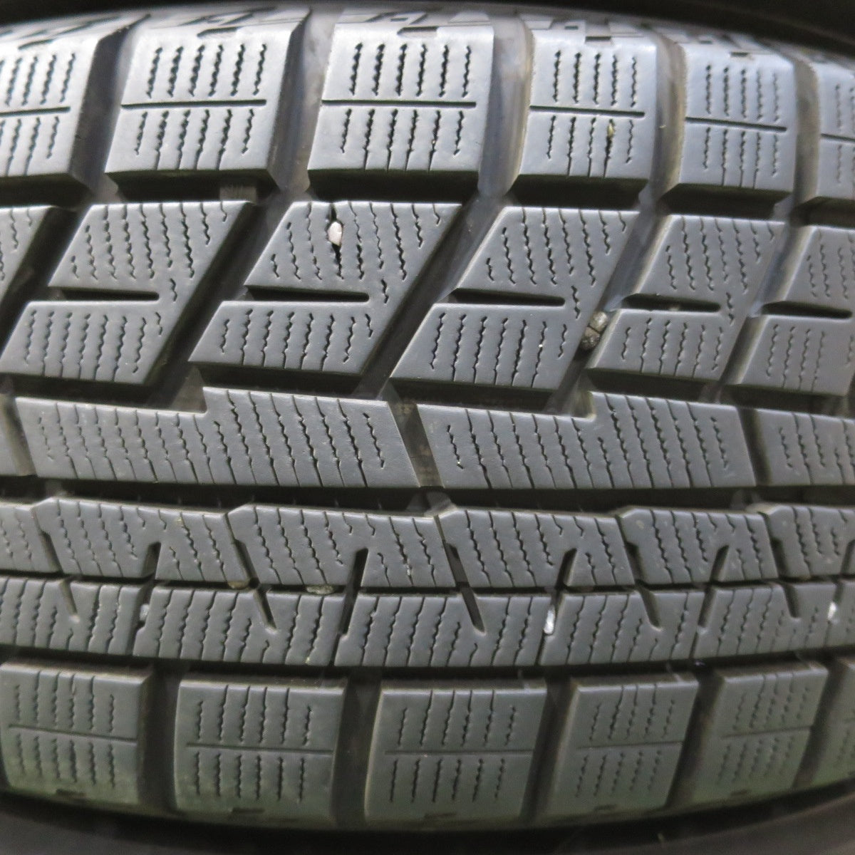 バリ溝！23年！キレイ！9.5分★スタッドレス 195/65R15 ヨコハマ アイスガード iG60 EuroSpeed MiD ユーロスピード 15インチ PCD114.3/5H★5112911イス