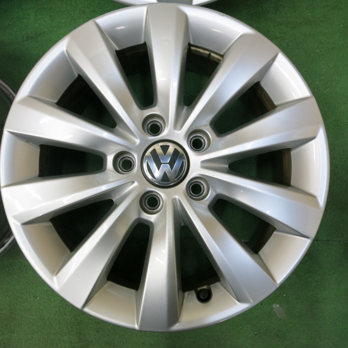 *送料無料* キレイ★VW ワーゲン ザ・ビートル 純正 ホイール 16インチ 16×6.5J PCD112/5H★4080701SYホ