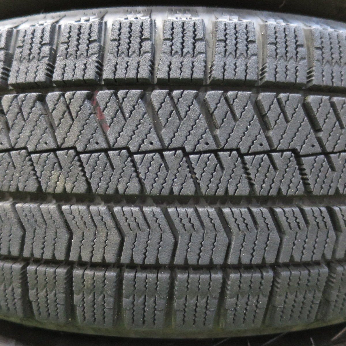 バリ溝！23年！8.5分★シエンタ 等 185/60R15 スタッドレス ブリヂストン ブリザック VRX2 JENEIGE 15インチ PCD100/5H★5103104イス