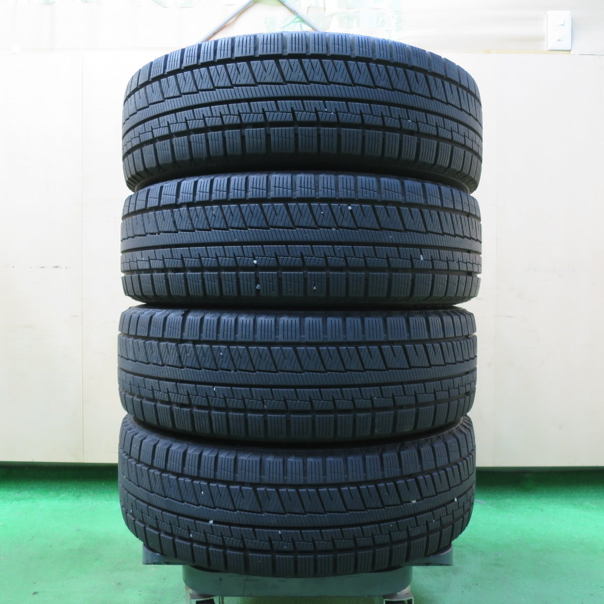 *送料無料* バリ溝！23年！9分★ラクティス 等 175/60R16 スタッドレス グリップマックス GRIP ICE X スチール 16インチ PCD100/5H★4072701イス