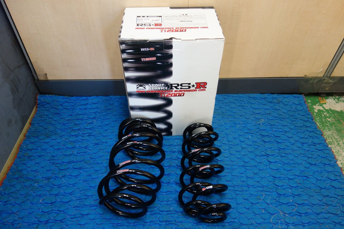 [送料無料] 未使用☆RS-R 80系 AXUH80 ハリアー HV ハイブリッド 用 ダウン サス スプリング Ti2000 T541TD RSR カー パーツ☆