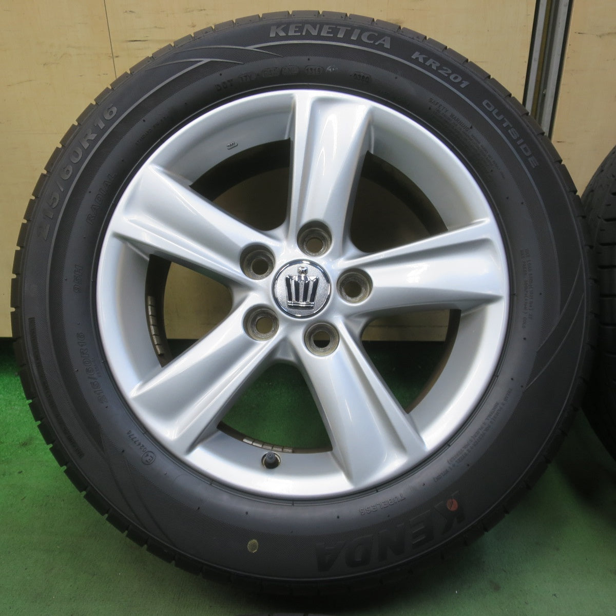 バリ溝！キレイ！9分◎トヨタ 130系 マークX 純正 215/60R16 ケンダ KENETICA KR201 16インチ PCD114.3/5H◎6081904イノ