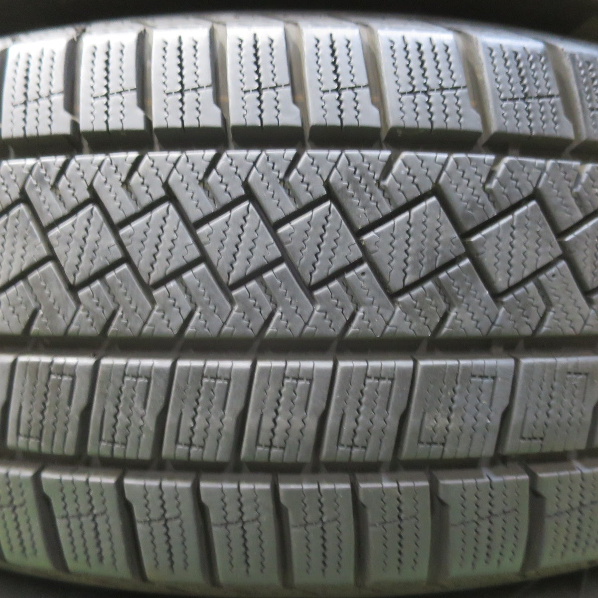 バリ溝！22年！キレイ！9分★スタッドレス 215/60R17 ピレリ アイスゼロ アシンメトリコ FINAL SPEED MiD ファイナルスピード 17インチ PCD114.3/5H★5123008イス