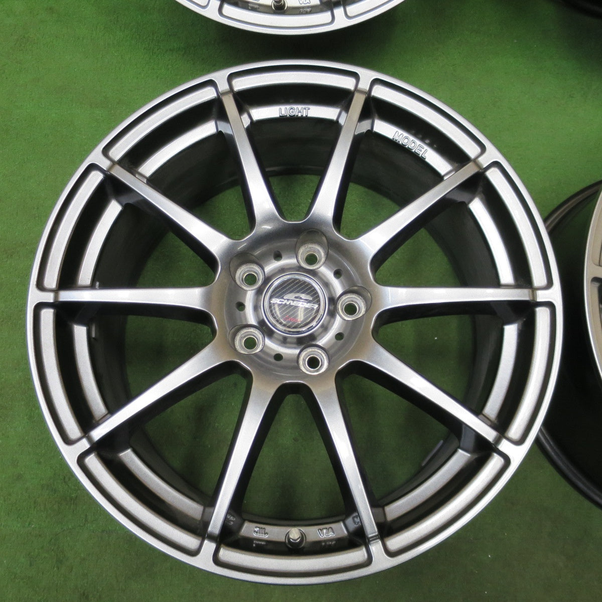 キレイ★SCHNEIDER ATECH 18インチ ホイール シュナイダー 18×8J PCD114.3/5H★6022101NGホ