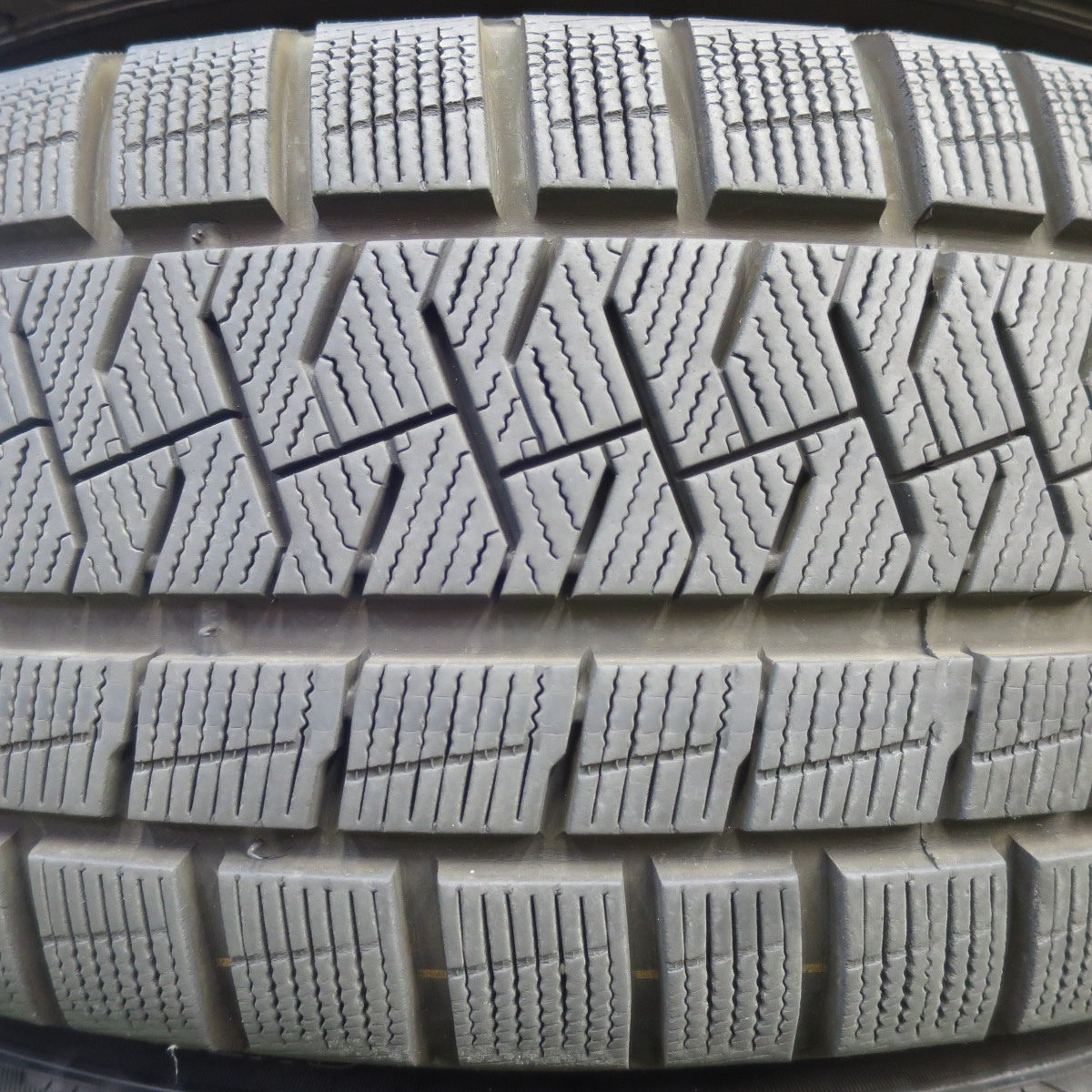 [送料無料] バリ溝！キレイ！8.5分★スタッドレス 215/60R16 ピレリ アイスアシンメトリコ プラス EuroSpeed MANARAY SPORT マナレイ PCD114.3/5H★4103005イス