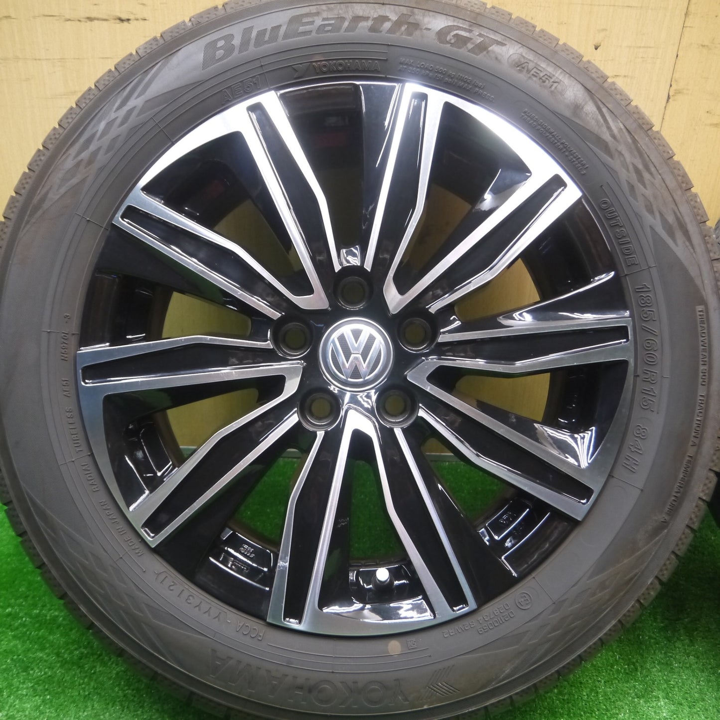[送料無料] バリ溝！21年！キレイ！9.5分★ワーゲン等 EURO ZWEI FK-10 185/60R15 ヨコハマ BluEarth-GT AE51 ユーロツヴァイ PCD100/5H★4091103Hノ