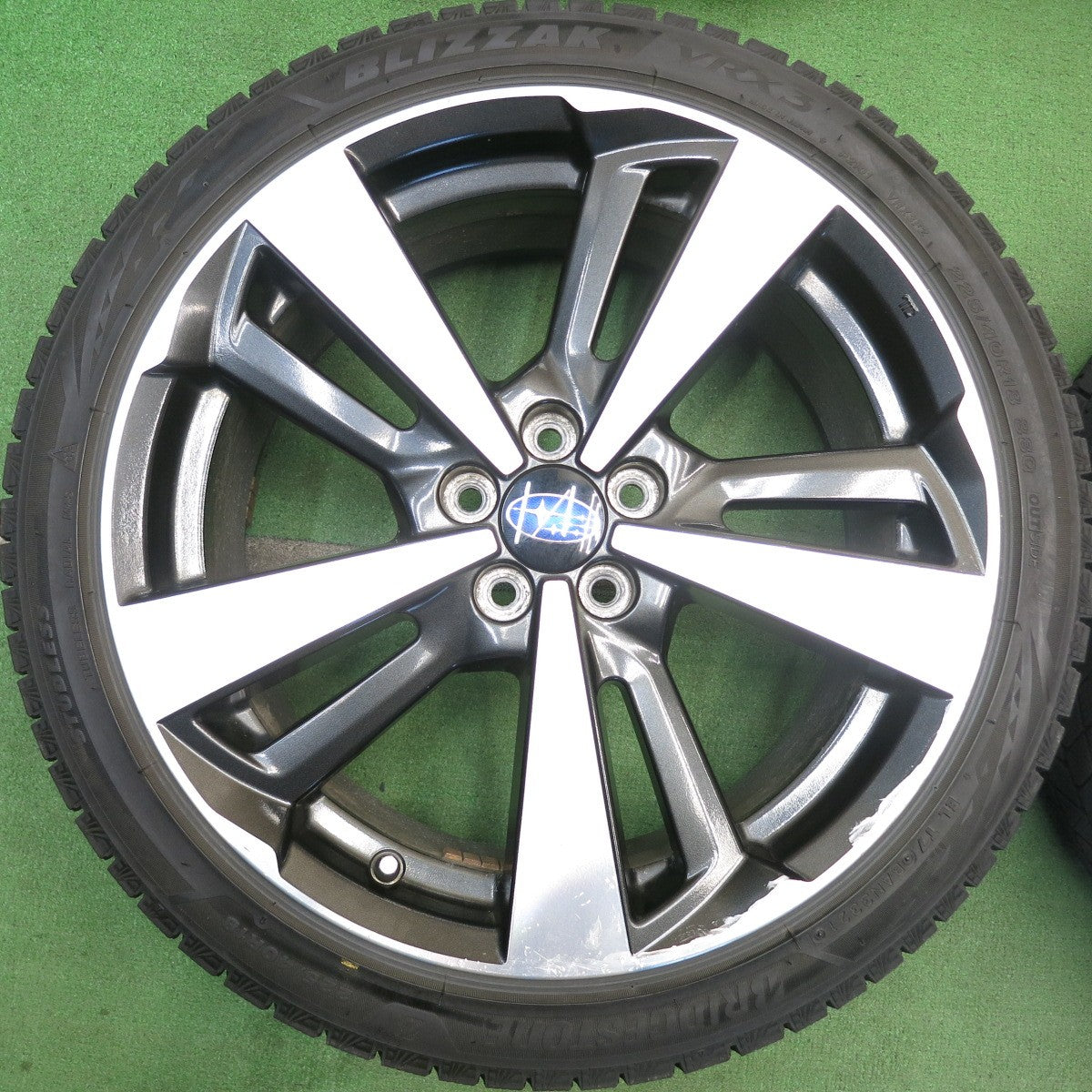 バリ溝！9.5分◎スバル インプレッサ スポーツ 純正 225/40R18 スタッドレス ブリヂストン ブリザック VRX3 18インチ PCD100/5H◎6071903HAス