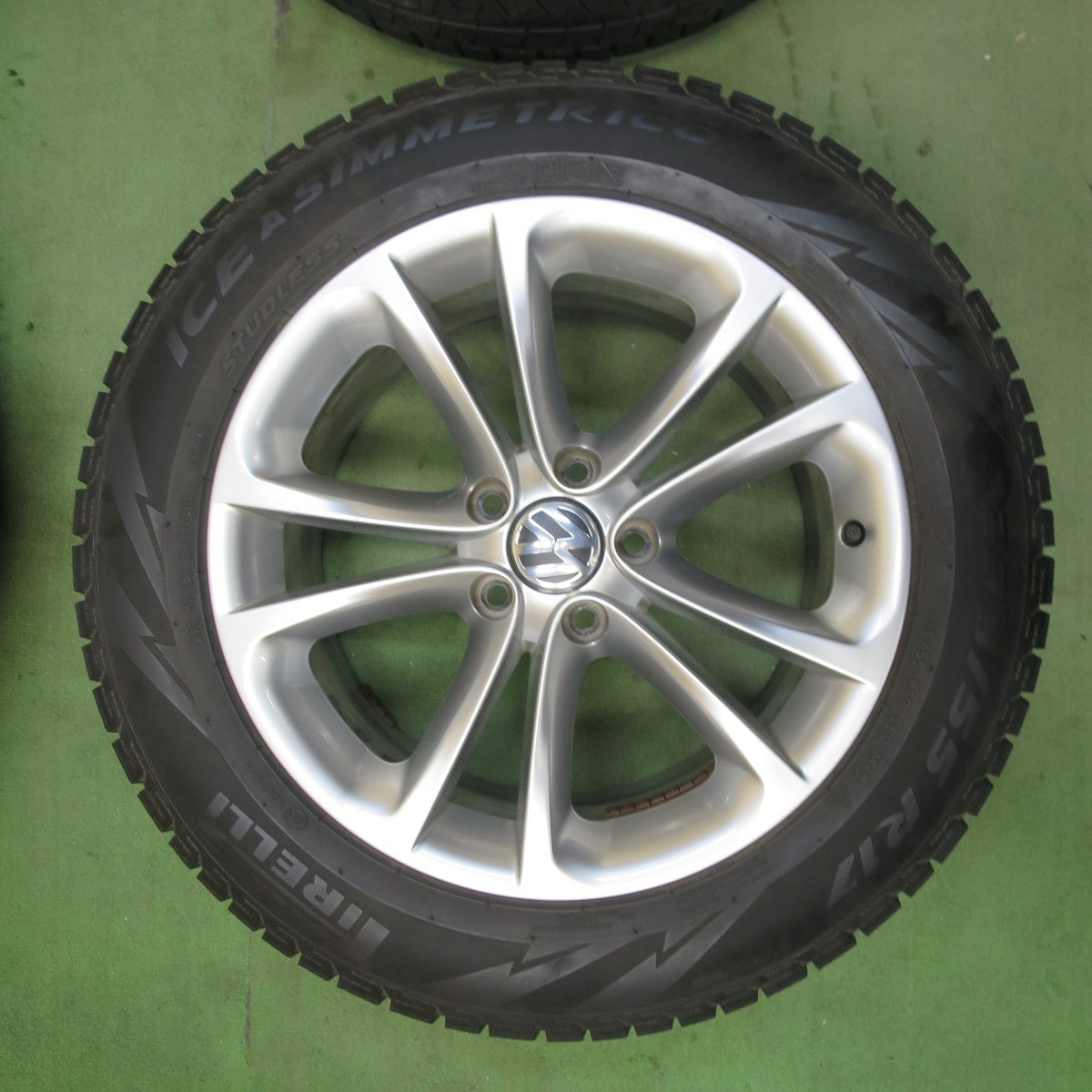 4本価格★ワーゲン パサート CC 純正 235/55R17 スタッドレス ピレリ アイスアシンメトリコ  17インチ PCD112/5H★5112807TTス