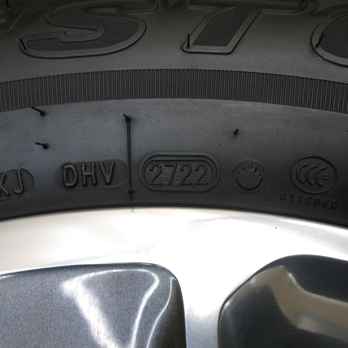 新車外し！22年！1本◎JEEP ジープ JL ラングラー アンリミテッド サハラ 純正 255/70R18 ブリヂストン デューラー H/T 685 スペア 18インチ PCD127/5H◎6091106KKノ