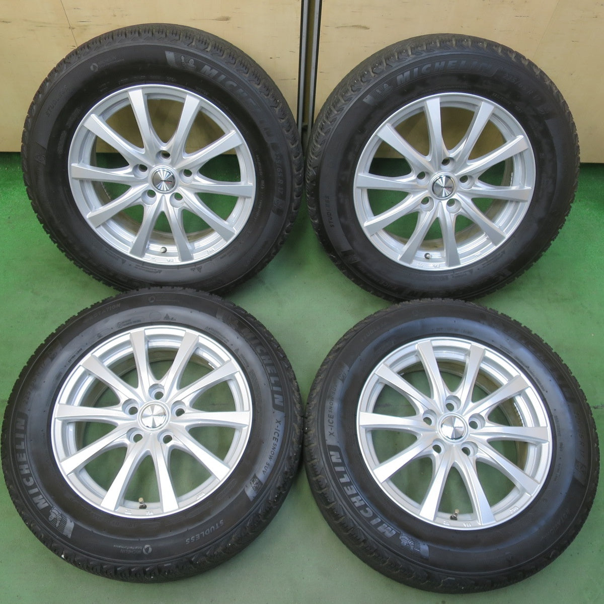 バリ溝！24年！キレイ！9分◎40系 アルファード 等 225/65R17 スタッドレス ミシュラン X-ICE SNOW SUV ravrion RS01 ラブリオン 17インチ PCD120/5H◎6071411イス