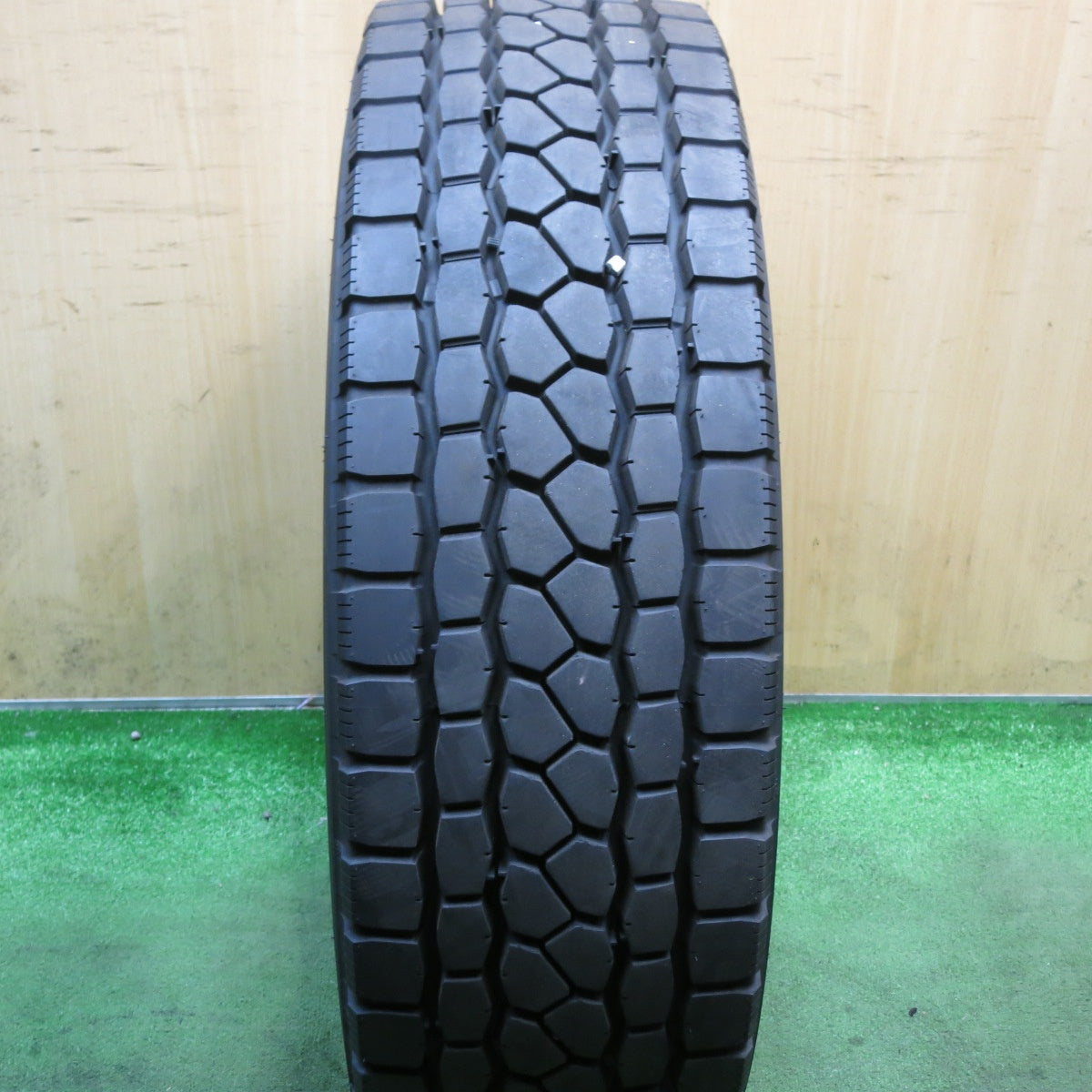 バリ溝！24年！9.5分以上！1本◎トラック タイヤ 245/70R19.5 136/134J ブリヂストン エコピア M801 Ⅱ ミックス オールシーズン 19.5インチ◎6101406KKスタ