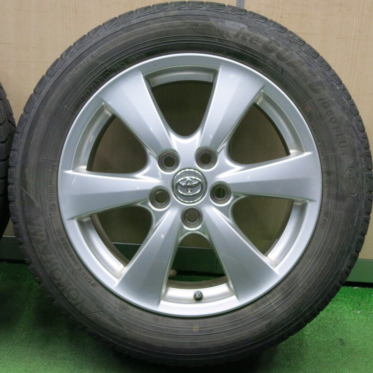 キレイ★トヨタ エスティマ 純正 215/60R17 スタッドレス ヨコハマ アイスガード iG50 プラス PCD114.3/5H★5011101NJス