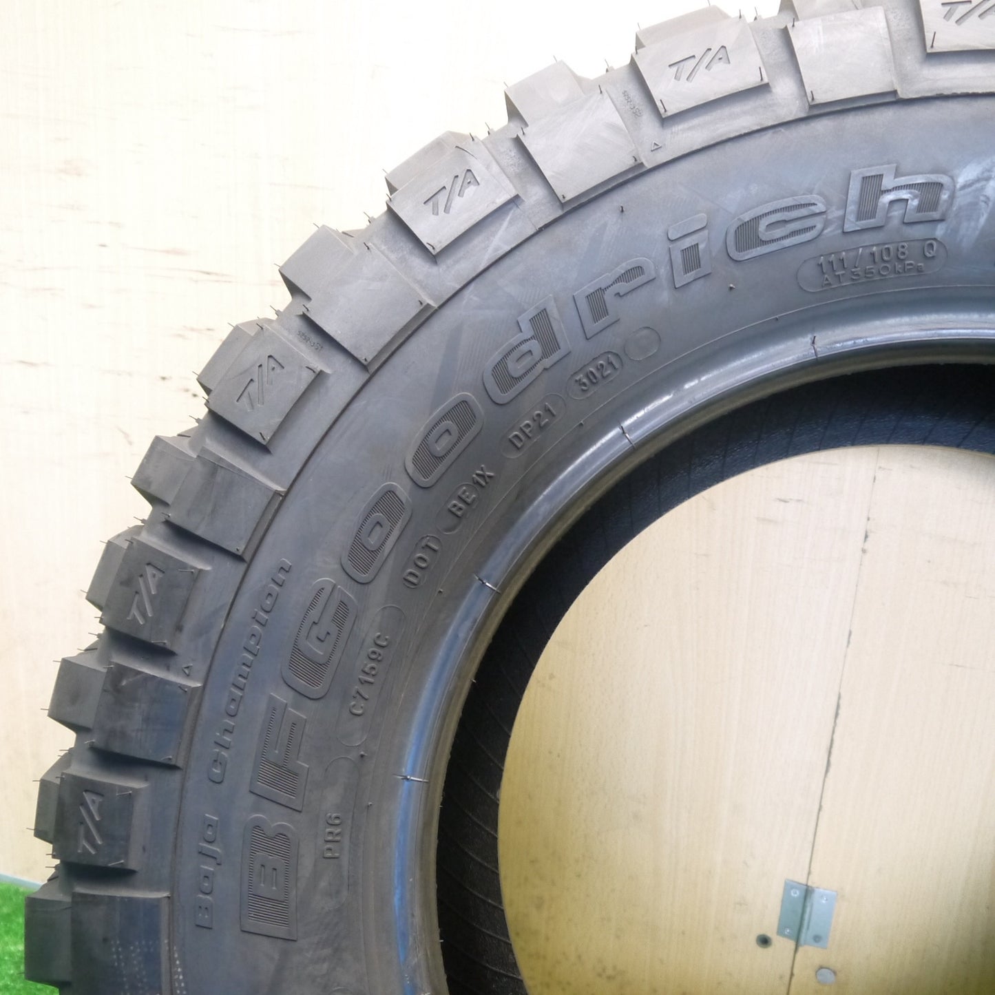 新車外し！1本★255/75R17 111/108Q BFグッドリッチ Mud-Terrain T/A KM2 タイヤ 17インチ ジープ ラングラー 等★6071304Hノタ