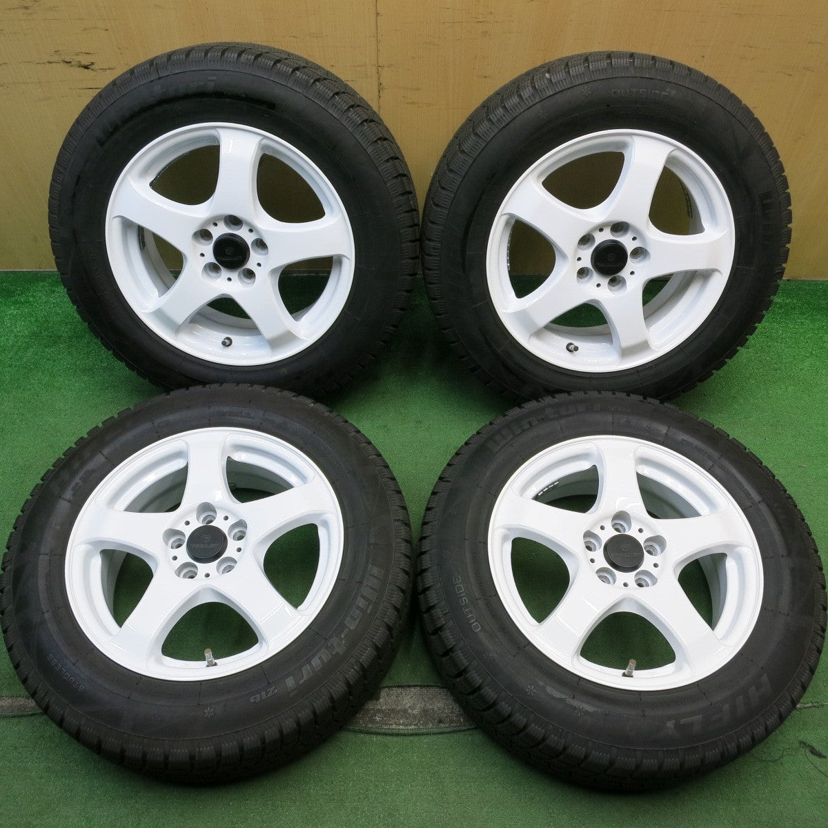 バリ溝！23年！キレイ！9.5分★プリウス 等 195/65R15 スタッドレス ハイフライ Win-turi 216 FINALIST ファイナリスト 15インチ PCD100/5H★5062002HAス