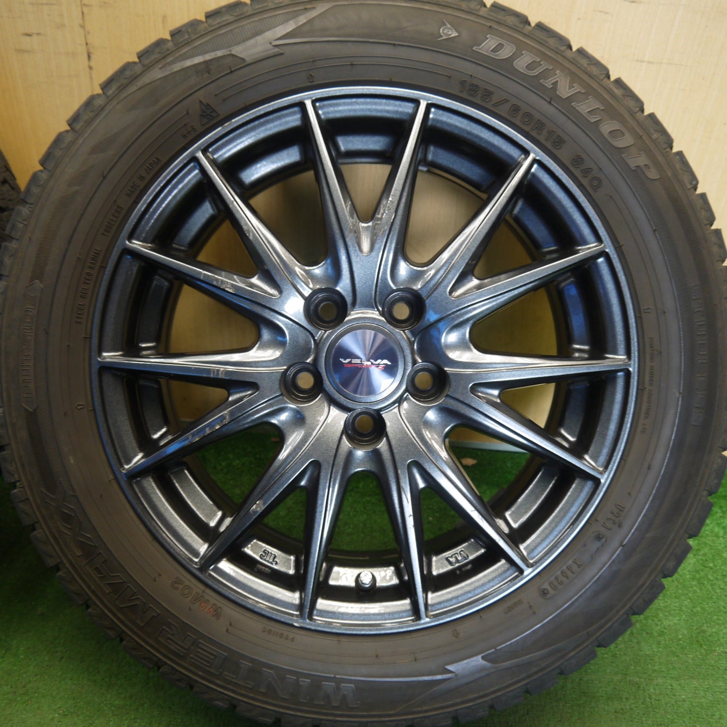 バリ溝！キレイ！9.5分★シエンタ 等 185/60R15 スタッドレス ダンロップ ウインターマックス WM02 VELVA SPORTZ ヴェルヴァ 15インチ PCD100/5H★6060805Hス