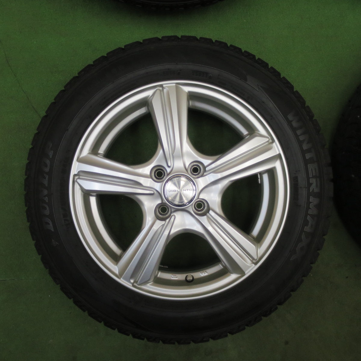 バリ溝！キレイ！9.5分★スタッドレス 175/65R15 ダンロップ ウインターマックス WM02 VIOLENTO ヴィオレント 15インチ PCD100/4H★6021806TTス