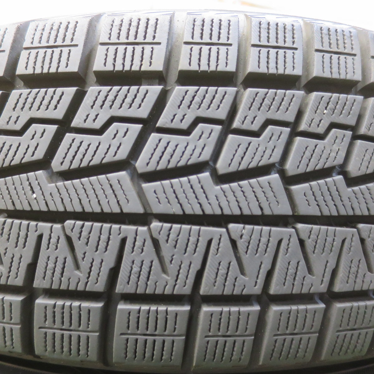 バリ溝！23年！9.5分◎スタッドレス 185/65R15 ヨコハマ アイスガード iG70 ZEPHYR ゼファー 15インチ PCD100/4H◎6062408イス