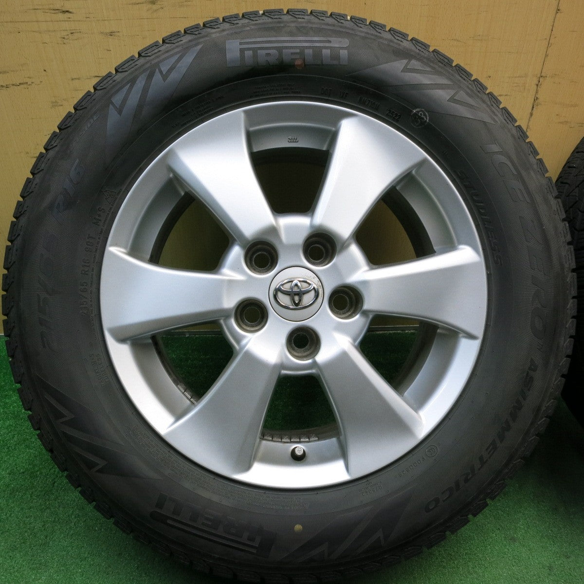 バリ溝！22年！9分★トヨタ 20系 アルファード ヴェルファイア 純正 215/65R16 スタッドレス ピレリ アイスゼロ アシンメトリコ 16インチ PCD114.3/5H★5060603AKス