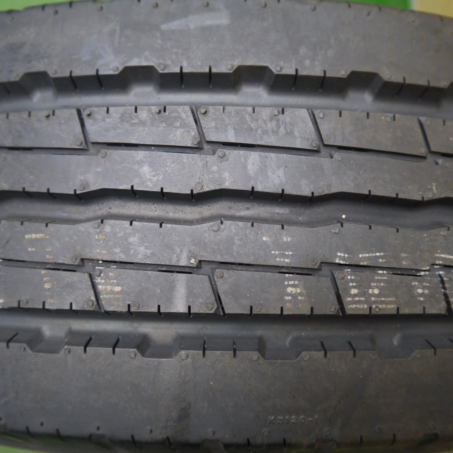 ほぼ未使用！24年！1本★トラック タイヤ 225/60R17.5 116/114L 12PR ヨコハマ LT151R 17.5インチ★6040304Hノタ