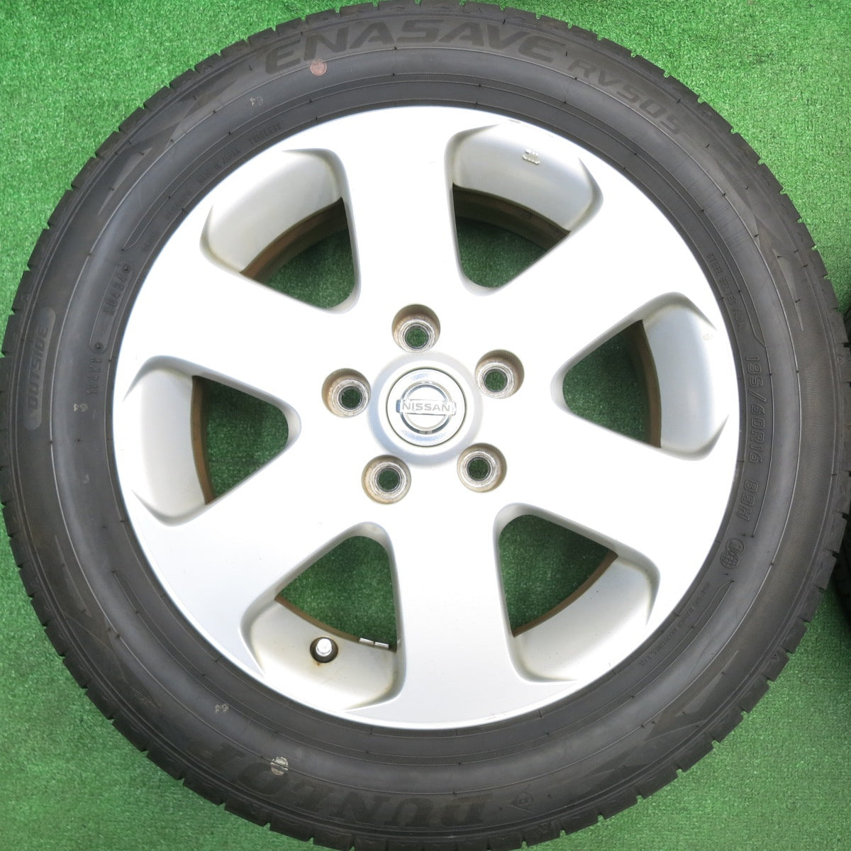 バリ溝！24年！9.5分★日産 C25 セレナ 純正 195/60R16 ダンロップ エナセーブ RV505 16インチ PCD114.3/5H★5110810HAノ