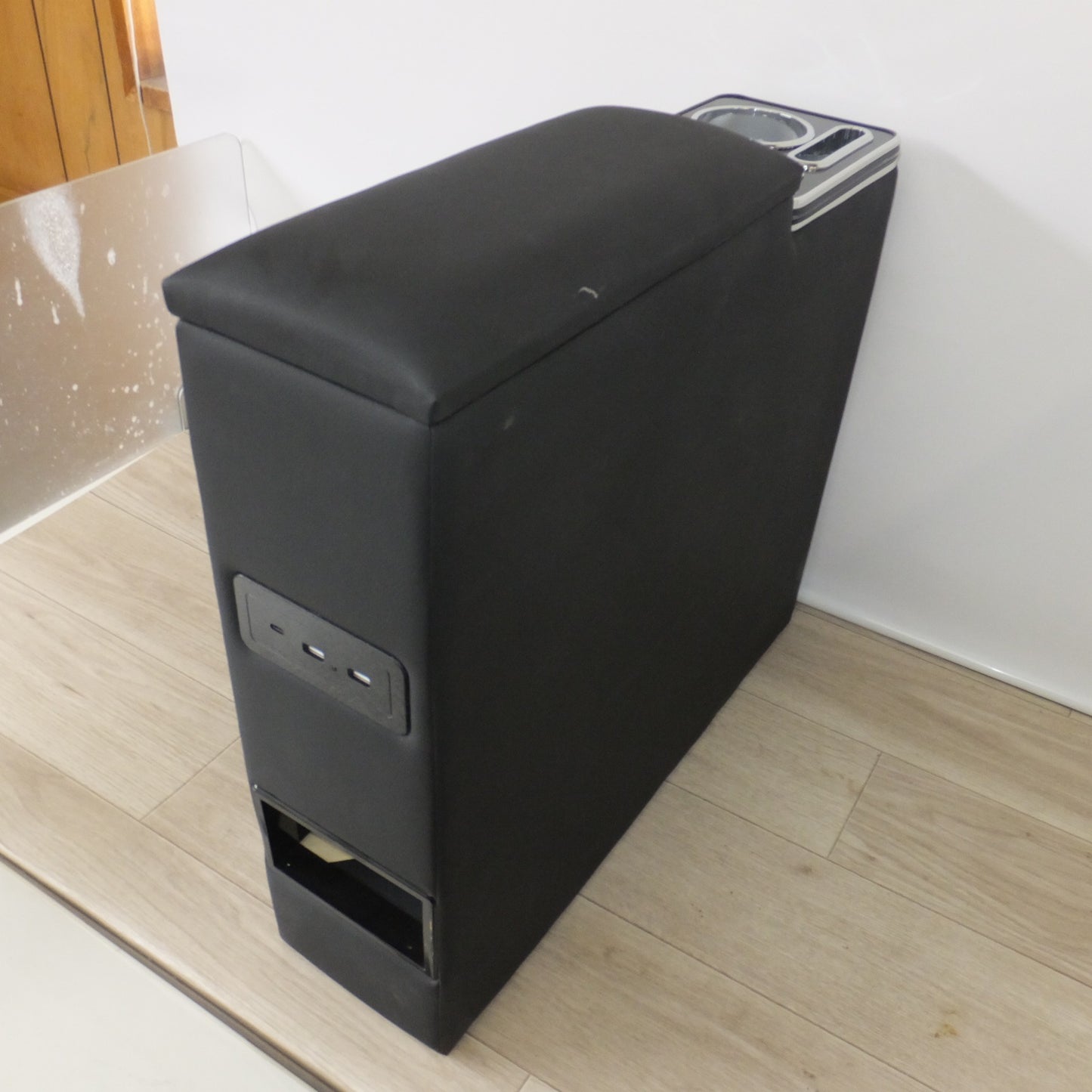 [送料無料] ★センターコンソール 社外品　トヨタ TOYOTA ルーミーなど　メーカー 形式 不明★